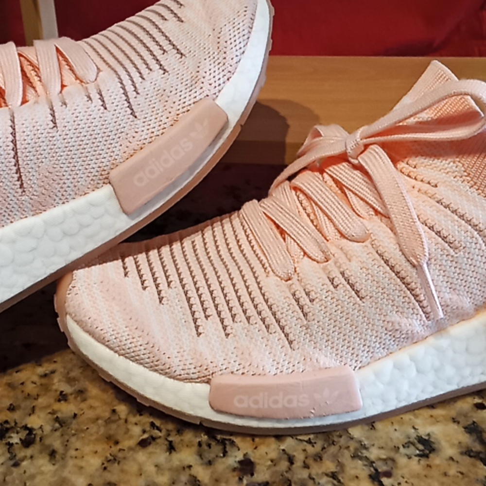 ADIDAS Originals Womens Primeknit Sneakers Style Code AQ1119. Size 6. Light Pink - Picture 10 of 16